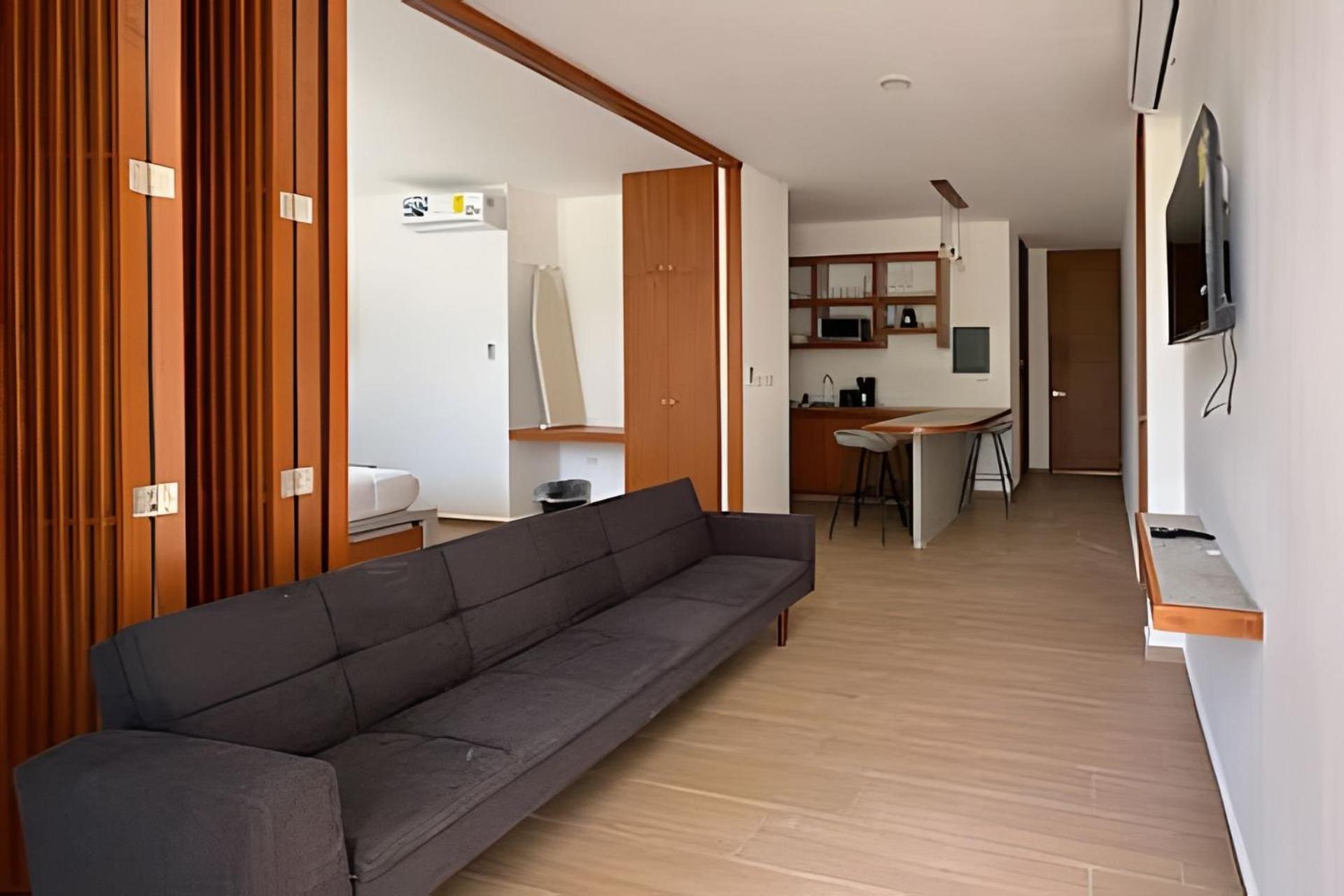 Sak Apartment *
